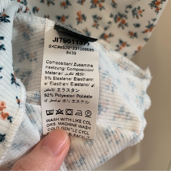 3/$30 ditsy floral lace cami top - Picture 4 of 6